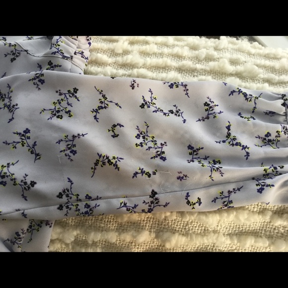 Ann Taylor front tie blouse size S - Picture 4 of 4